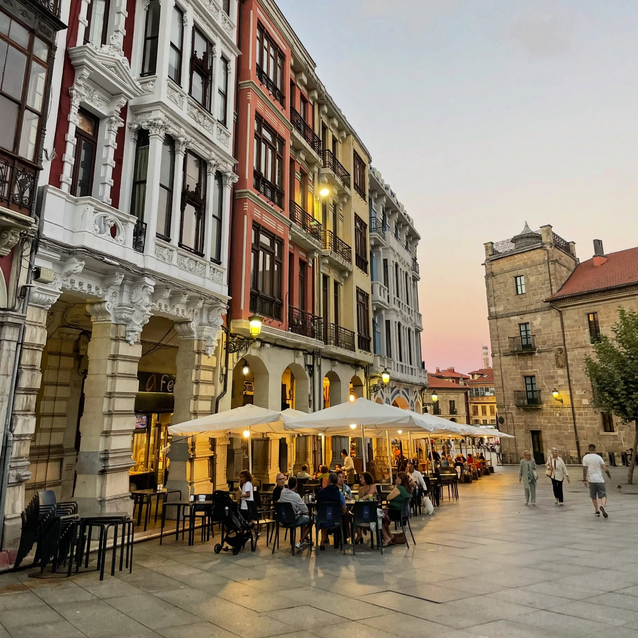 Summer Nights.  As summer winds down, folk out enjoying a perfect September evening in the old town. #NorthernSpain #cafelife #sidewalkcafe #citylife #privatetour