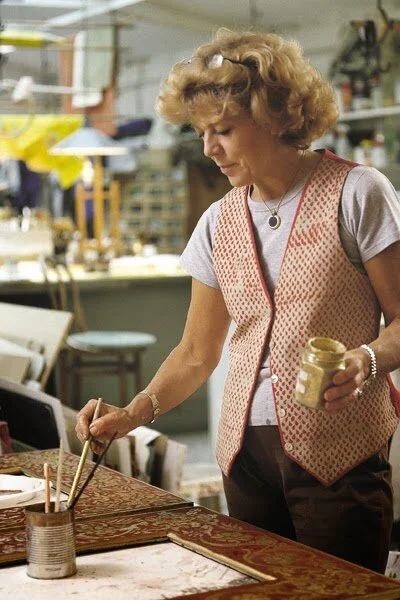 Home Tour  |  Artist Isabelle de Borchgrave