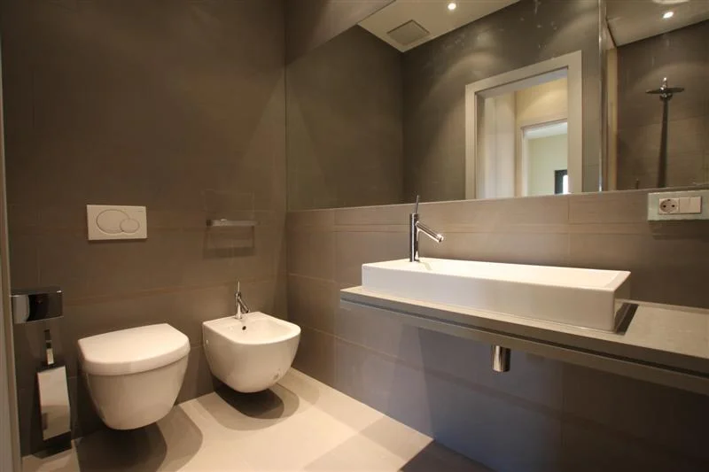 Image2_Bathroom.jpg