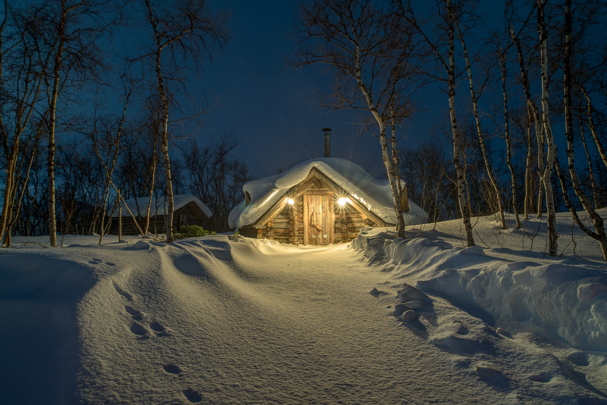 Can you become invisible while light painting during night photos