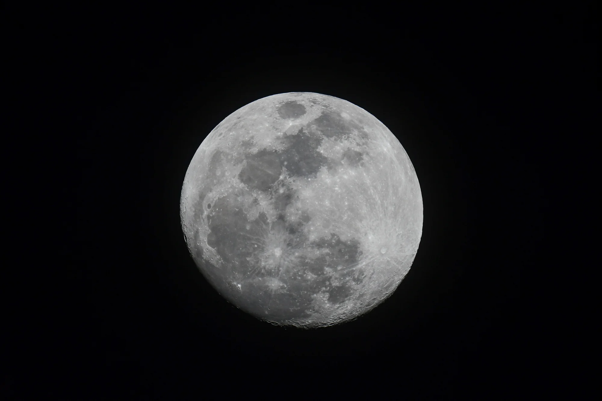 Craterlicious moon, Biscayne National Park. Nikon D500 with a Nikkor 800mm f/5.6 . 1/1000, f/11, ISO 1000.