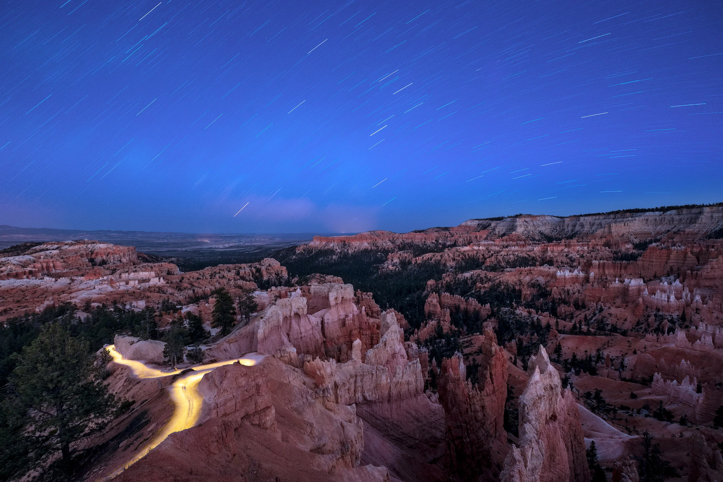 The Amphitheater at dusk, Bryce Canyon National Park . Fuji X-T2 with a 10-24mm f/4 lens at 10mm. 3 seconds, f/7.1, ISO 200. © 2018 Tim Cooper.