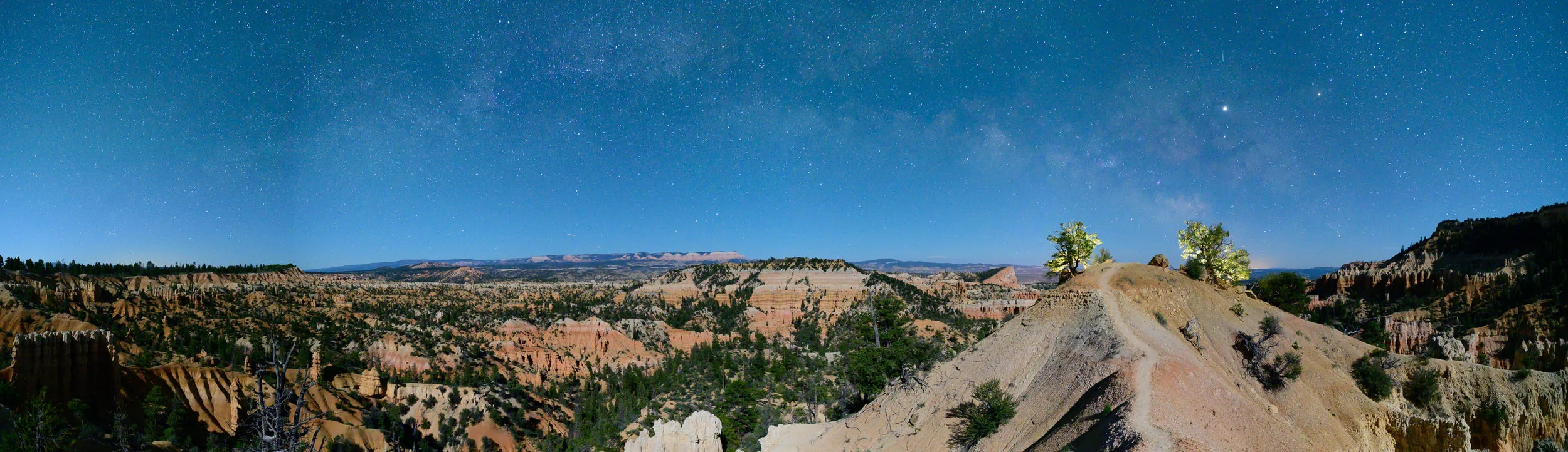 Figure 11. Nikon Z 6 with a Zeiss 15mm Distagon f/2.8 lens. Multiple stitched frames shot at 16 seconds, f/2.8, ISO 6400.