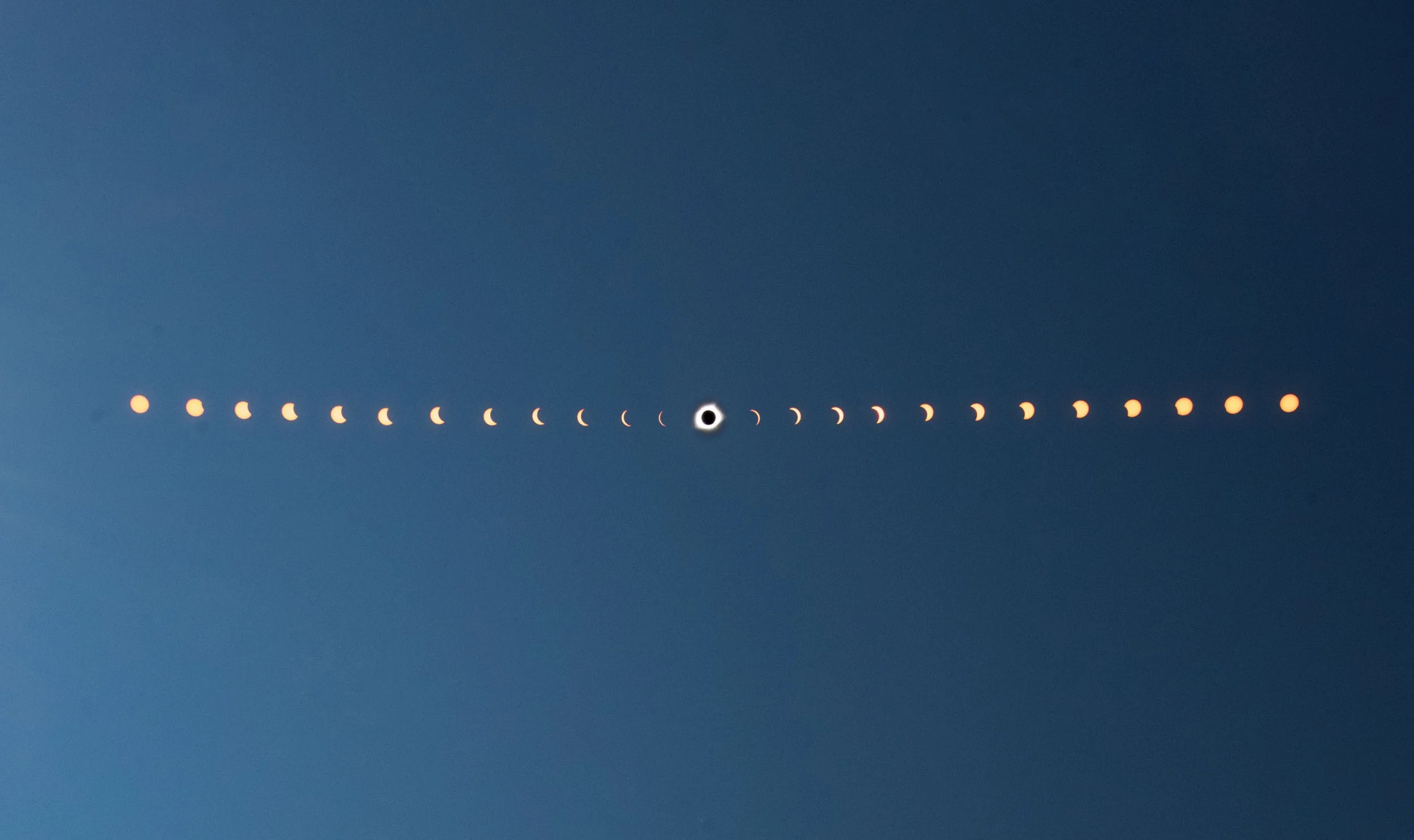 20170821_Eclipse_Nikon_005-520v3_eclipse row.jpg