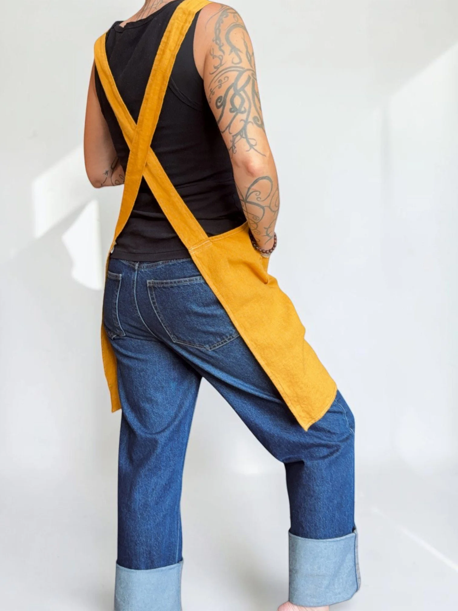crossback-aprons-in-studio-1.jpg
