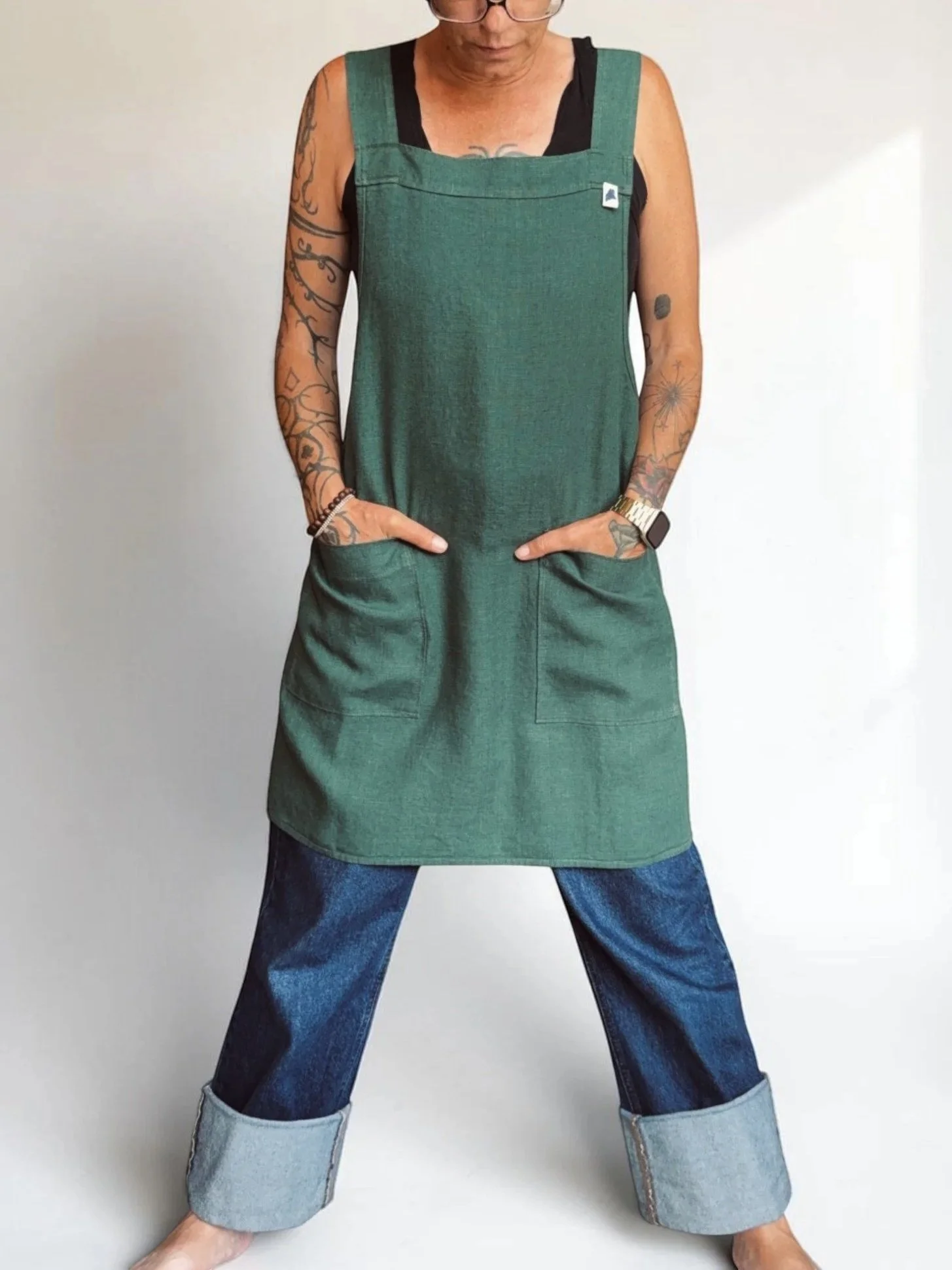 crossback-aprons-in-studio-28.jpg