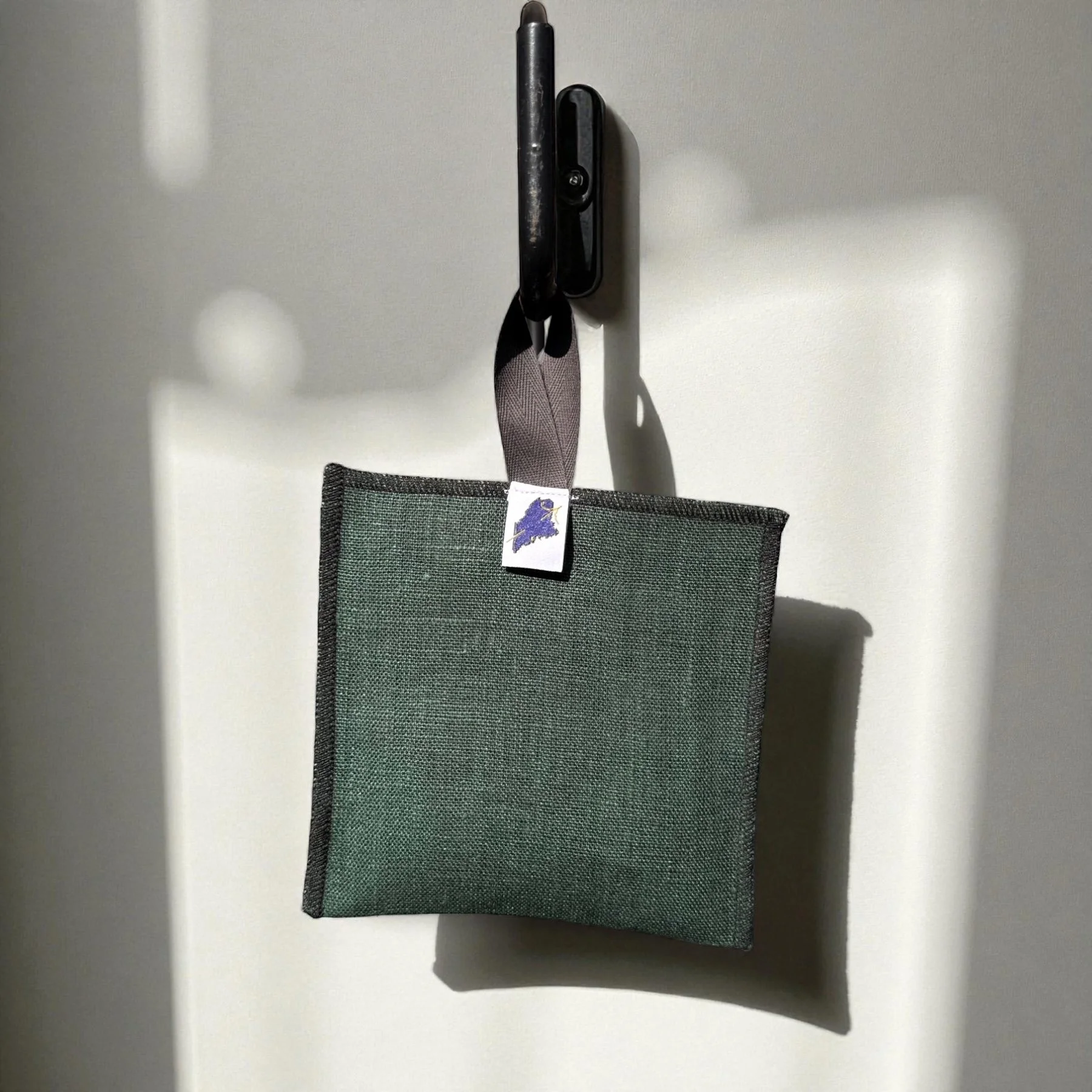 sachets square on hook 3.jpg
