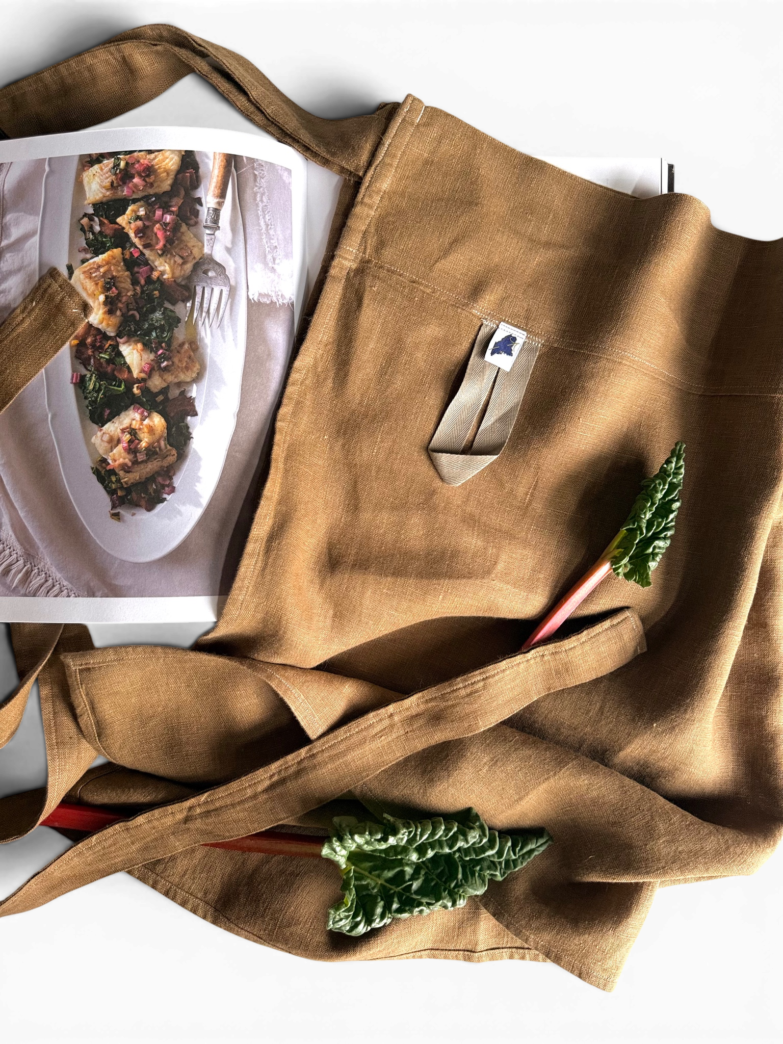 IMG_4025-cafe-apron.png