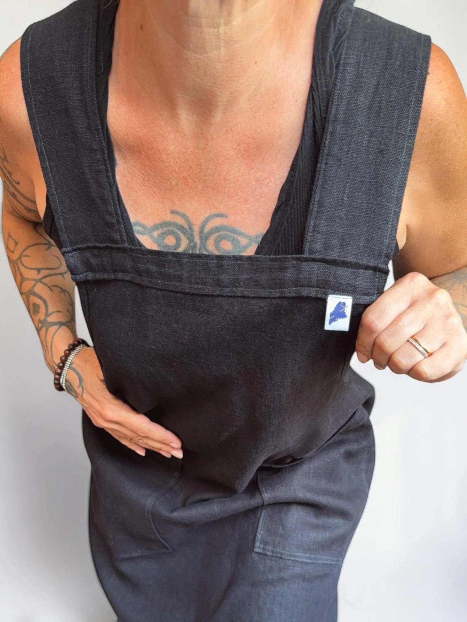 crossback-aprons-in-studio-22.jpg