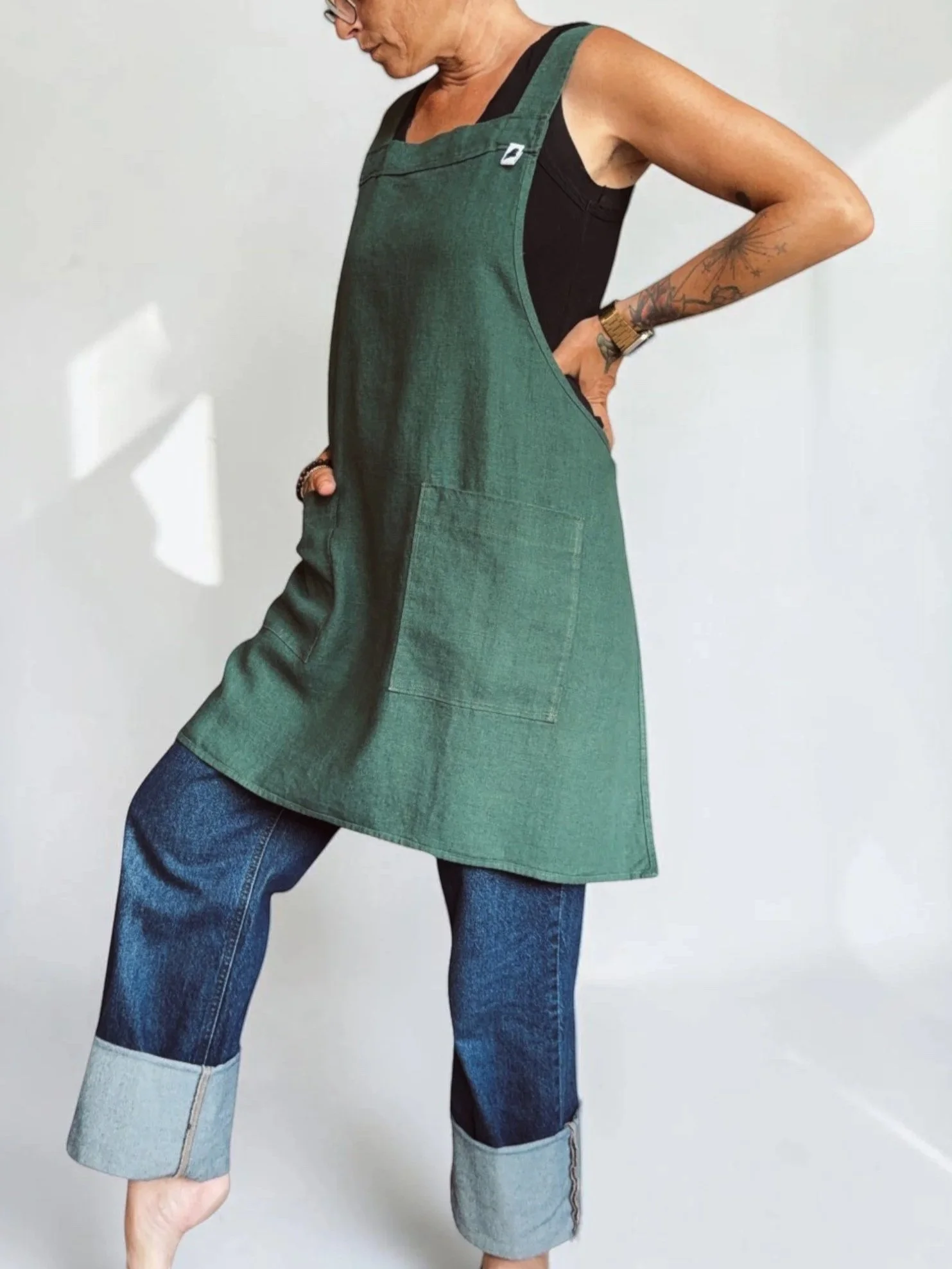 crossback-aprons-in-studio-26.jpg