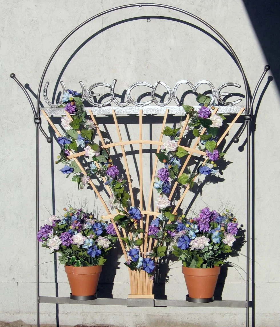 welcome standup flowers.JPG