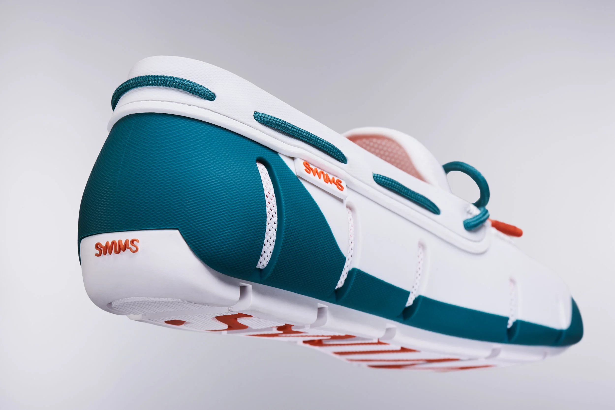 ss18_hero_stride_white_teal_2_lowres.jpg
