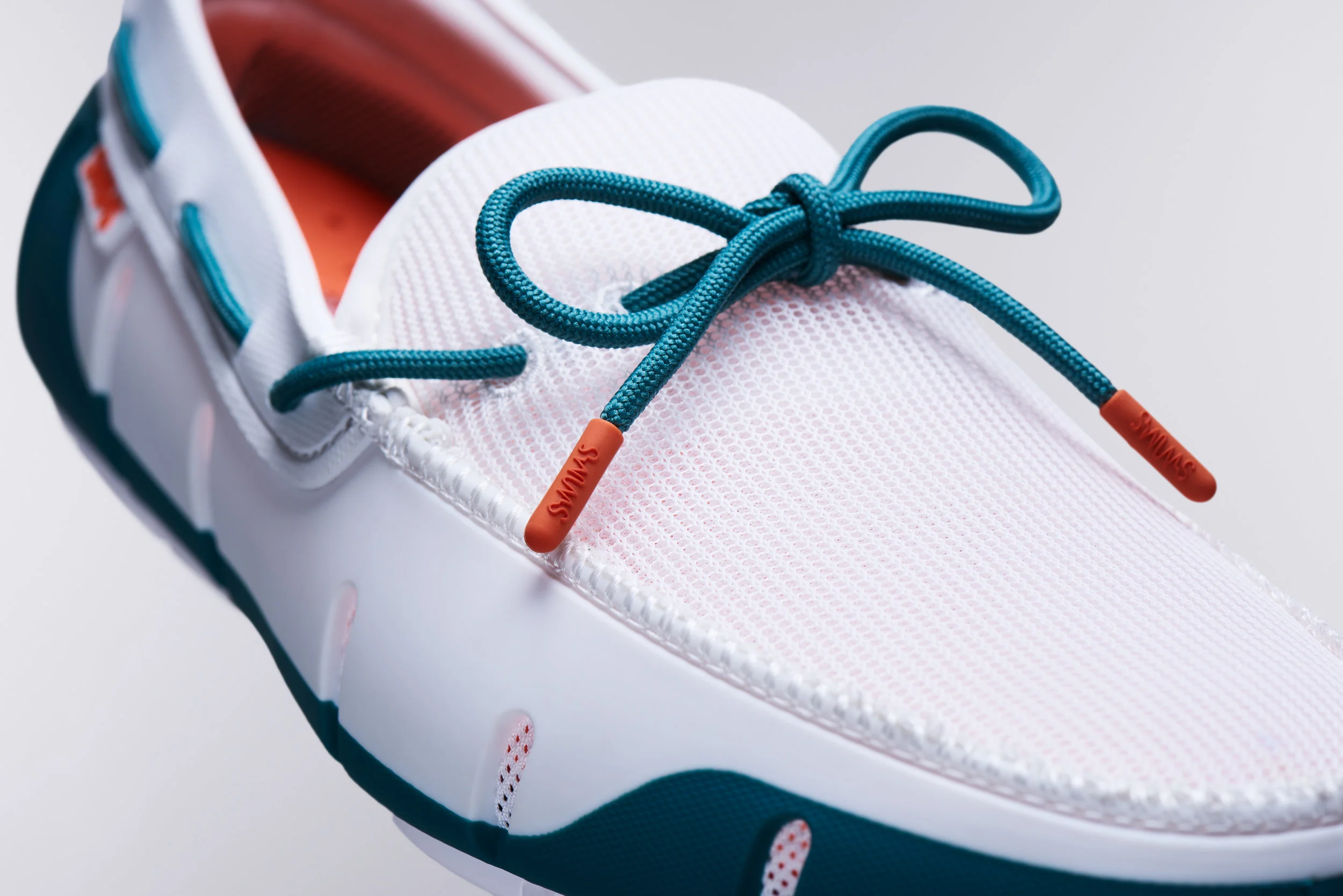 ss18_hero_stride_white_teal_3_lowres.jpg