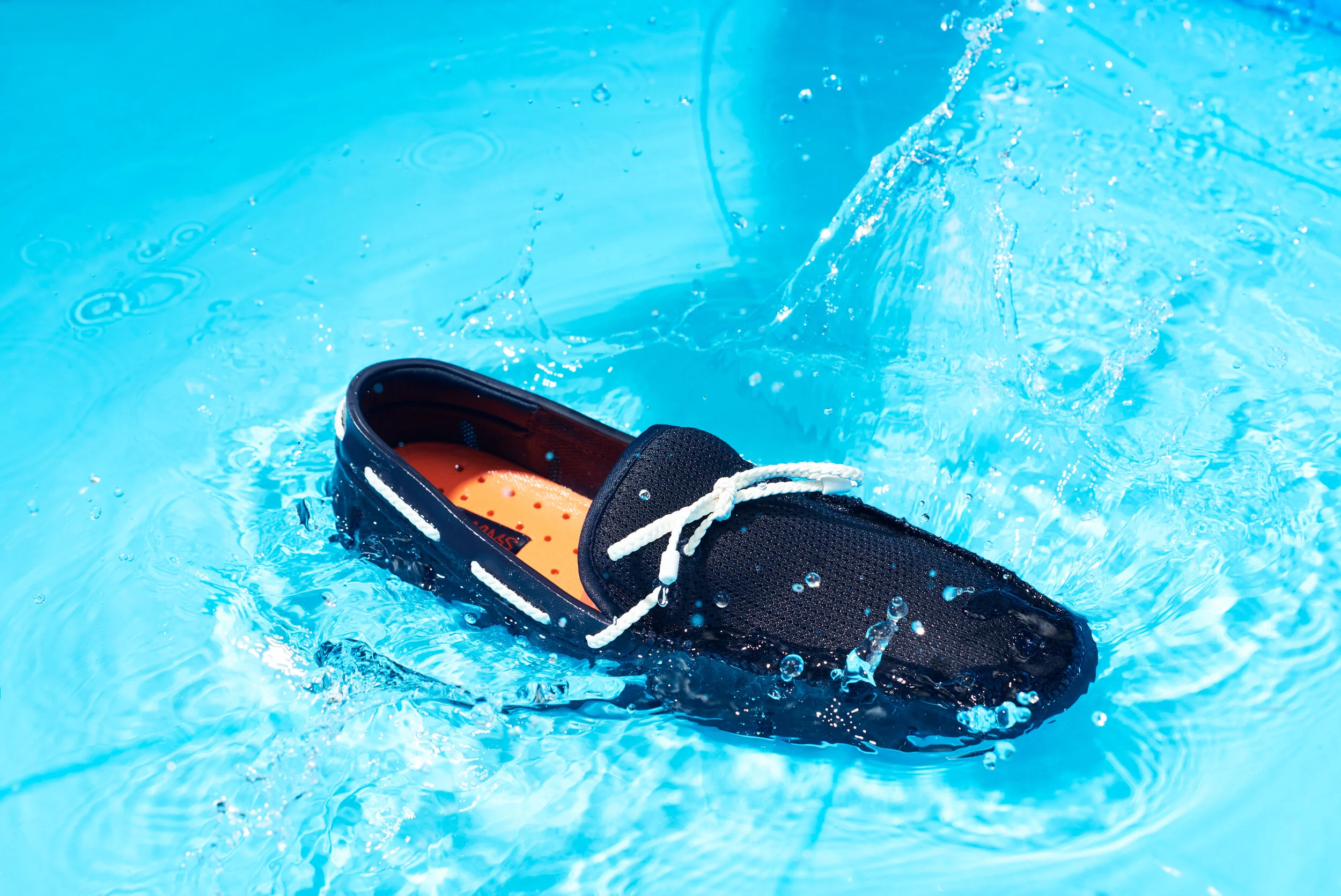 ss21_swims_stillife_water3369 1.jpg