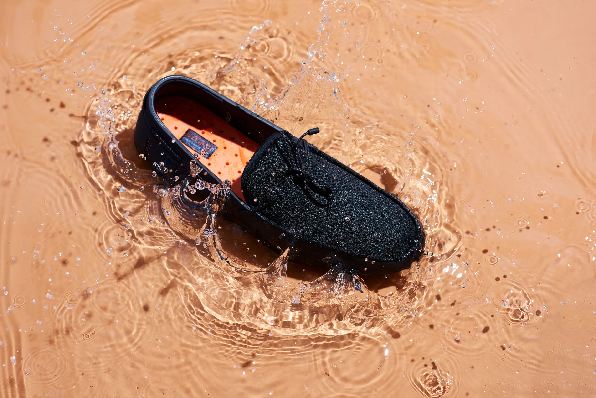 ss21_swims_stillife_water3750 1.jpg