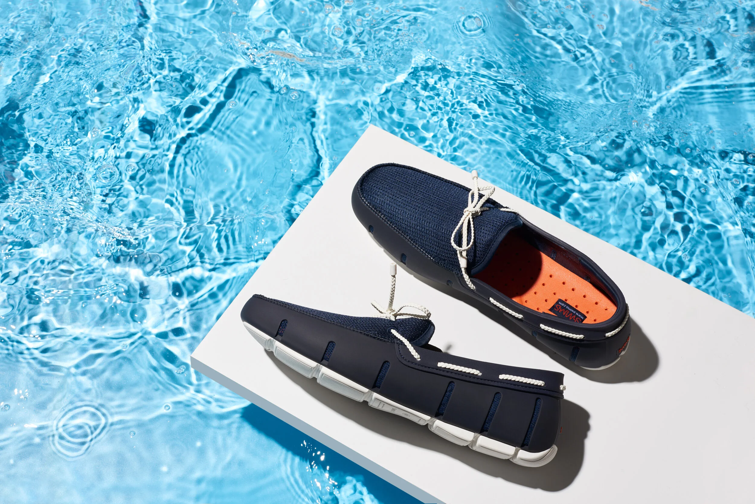 ss21_swims_stillife_water6387.jpg