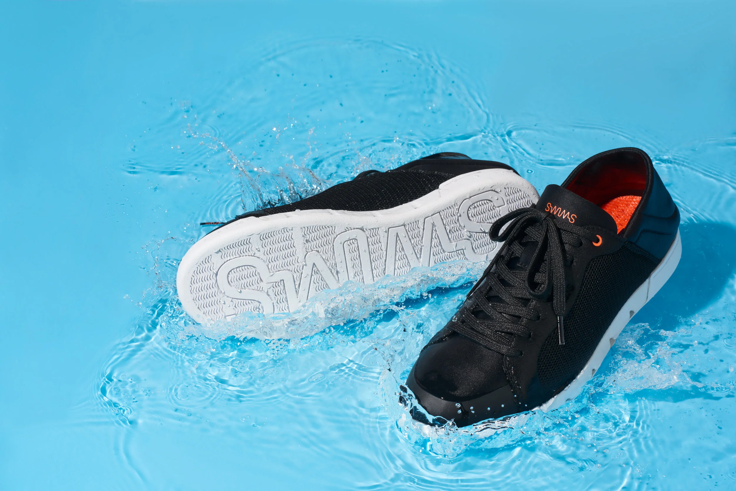 ss21_swims_stillife_water6927.jpg