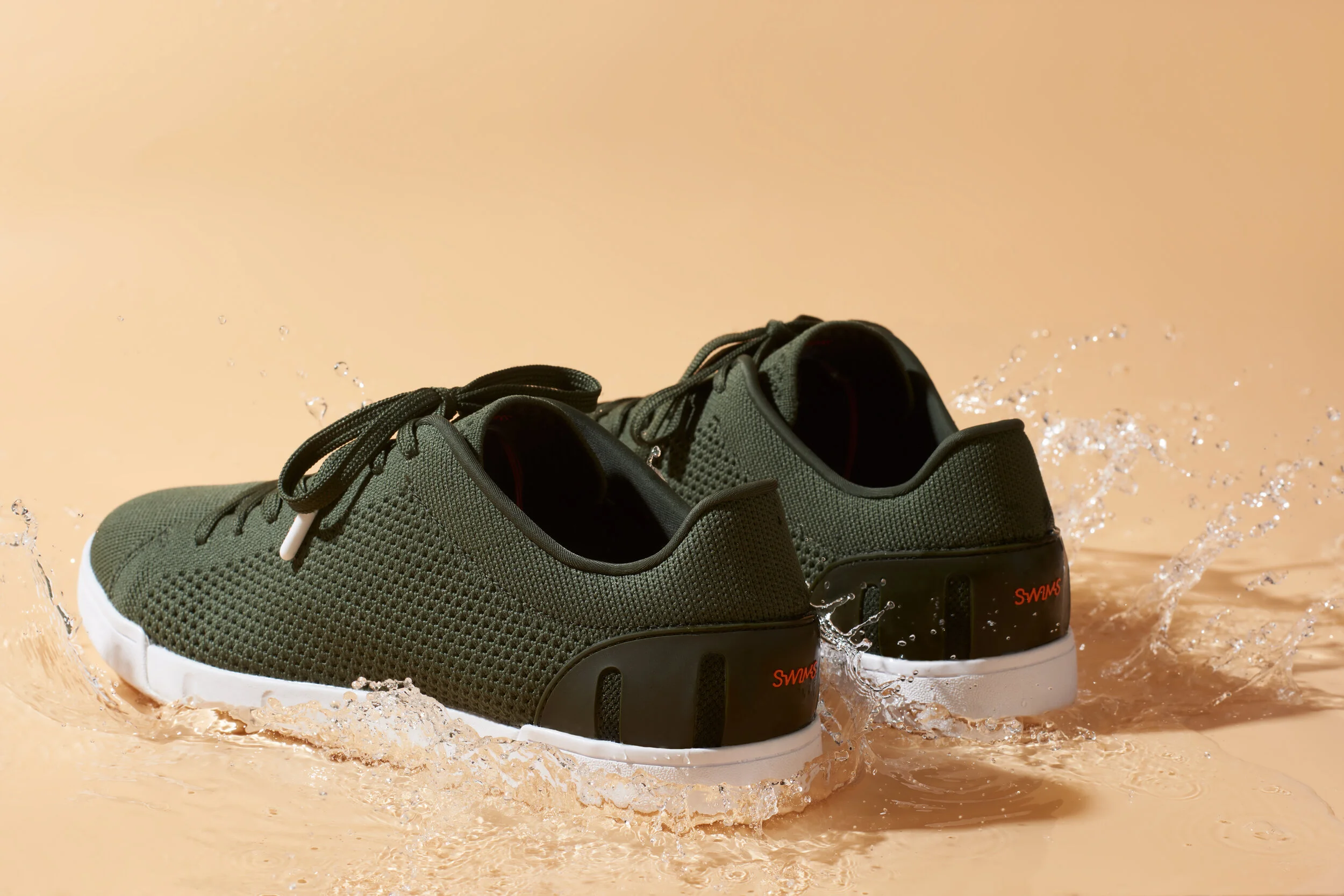 ss21_swims_stillife_water7251.jpg