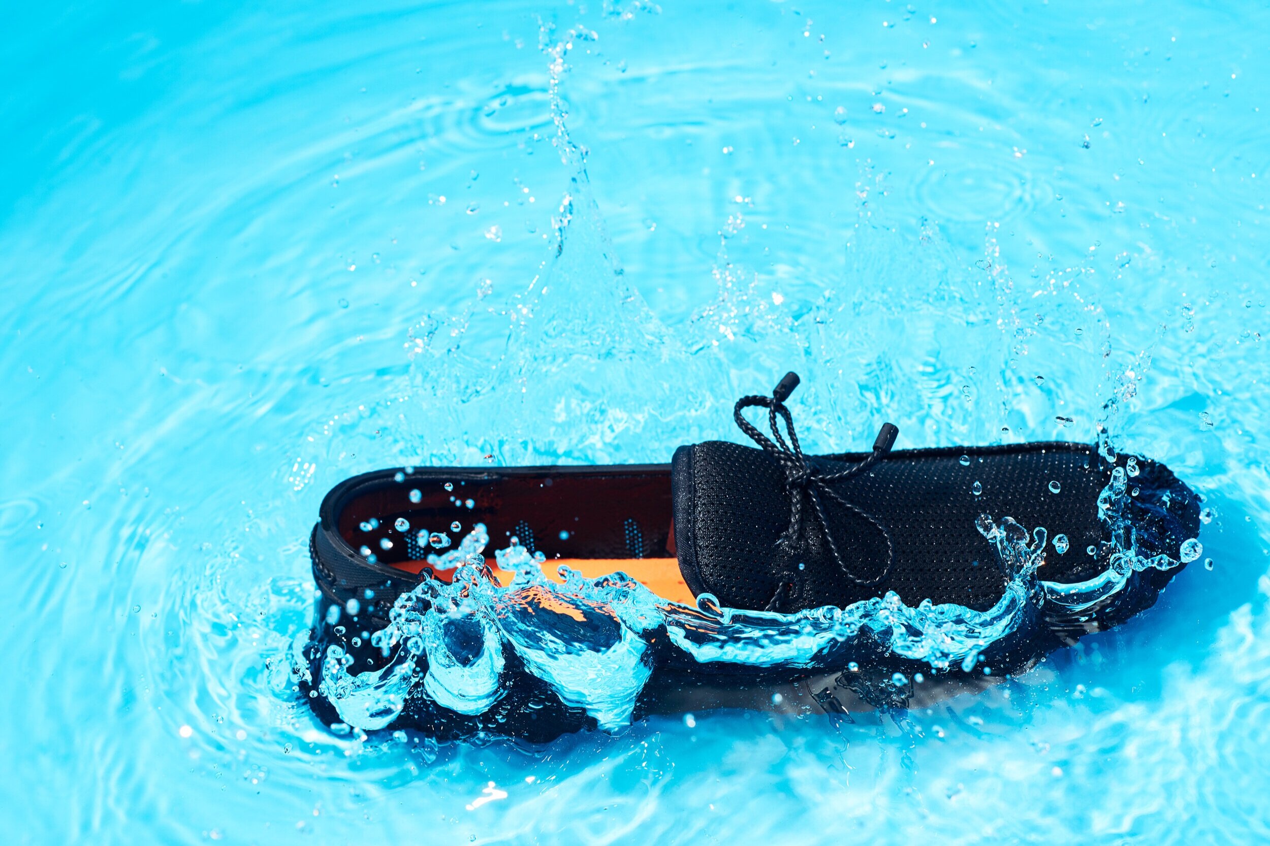 ss21_swims_stillife_water3391.jpg