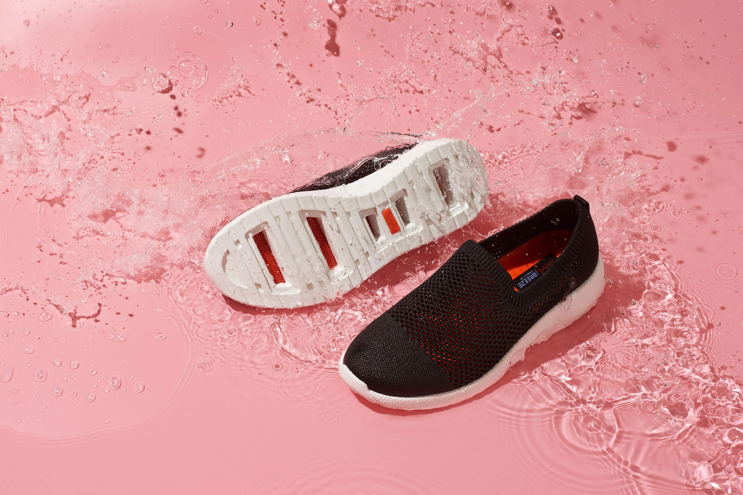 ss21_swims_stillife_water7774.jpg