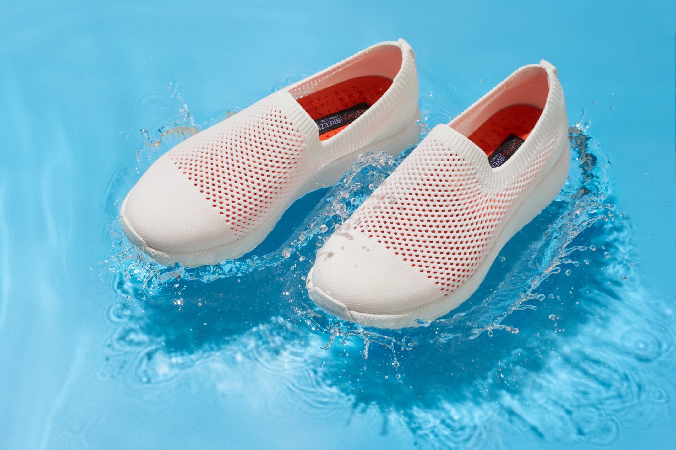 ss21_swims_stillife_water6451.jpg