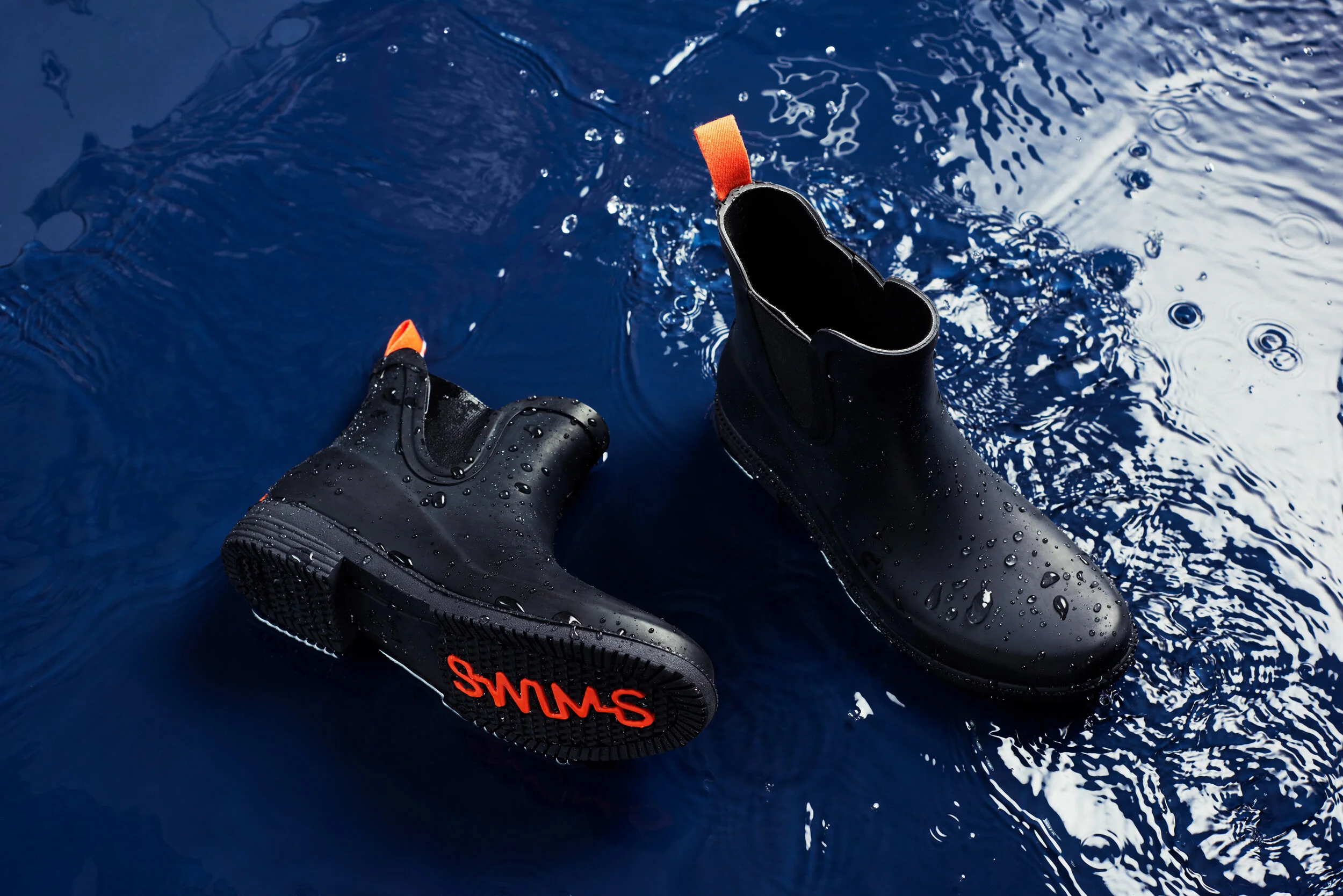 ss21_swims_stillife_water3061.jpg
