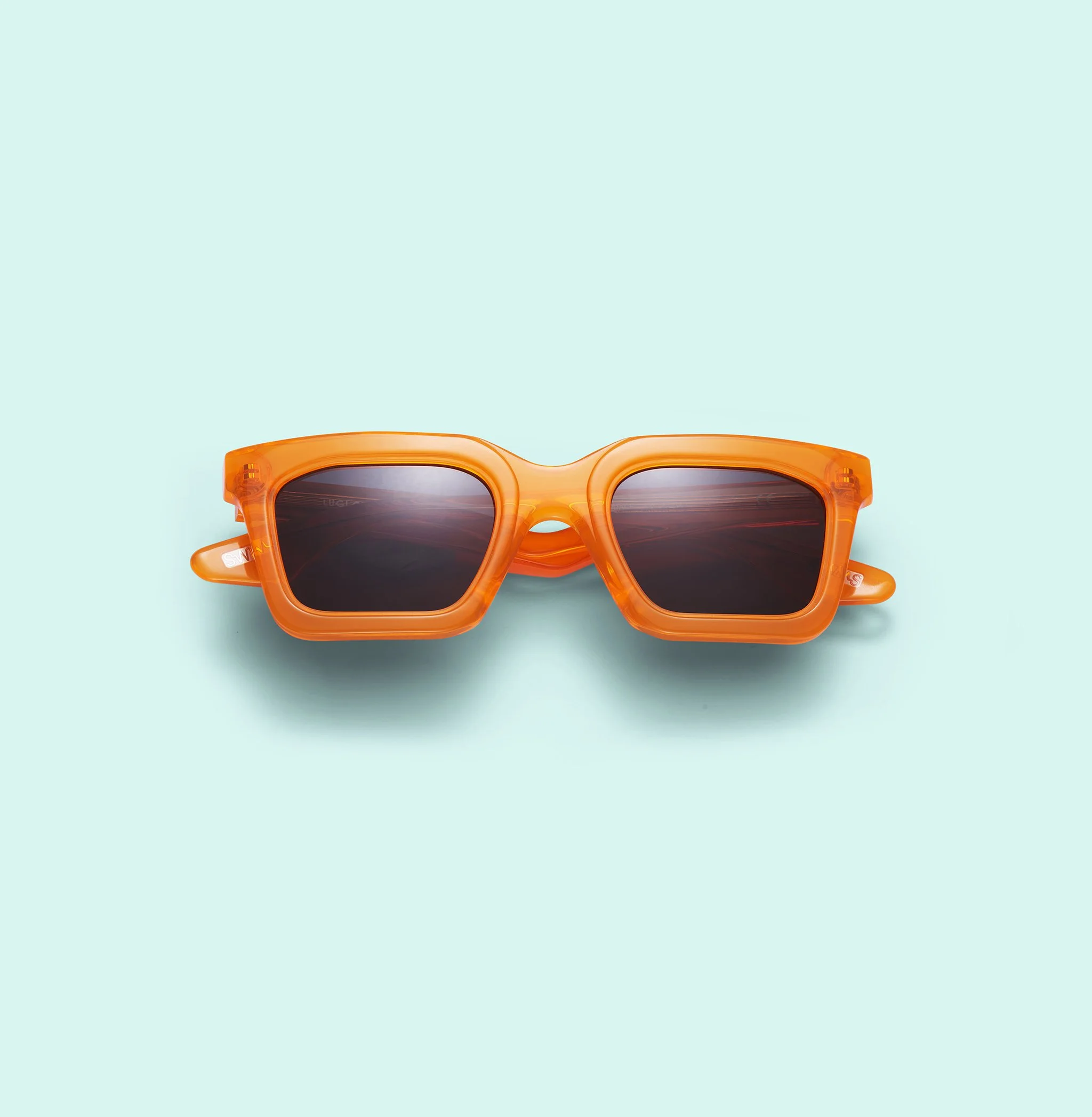 SS23_Lugi_crespo_sunglasses_orange_ 2813_220512_farge.jpg