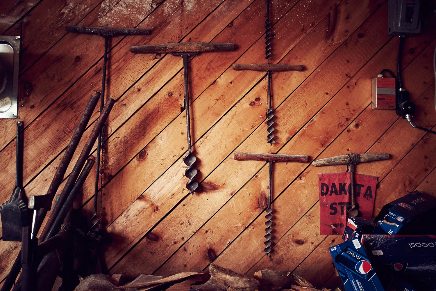 James-Farrell-Photo-Ray-Murphy-Chain-Sawyer_07.jpg