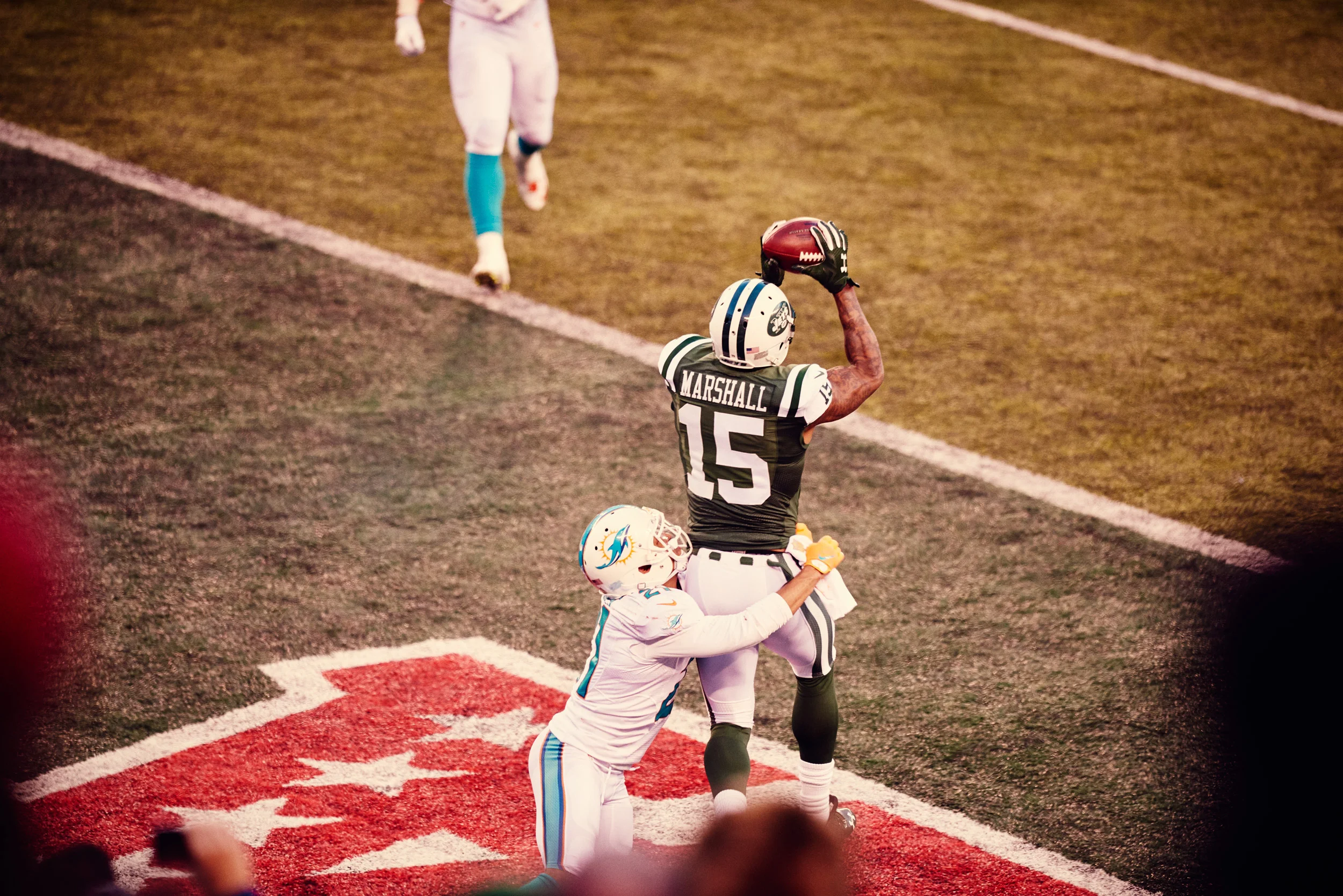 jamesfarrellphotonationalfootballjetsdolphins0043