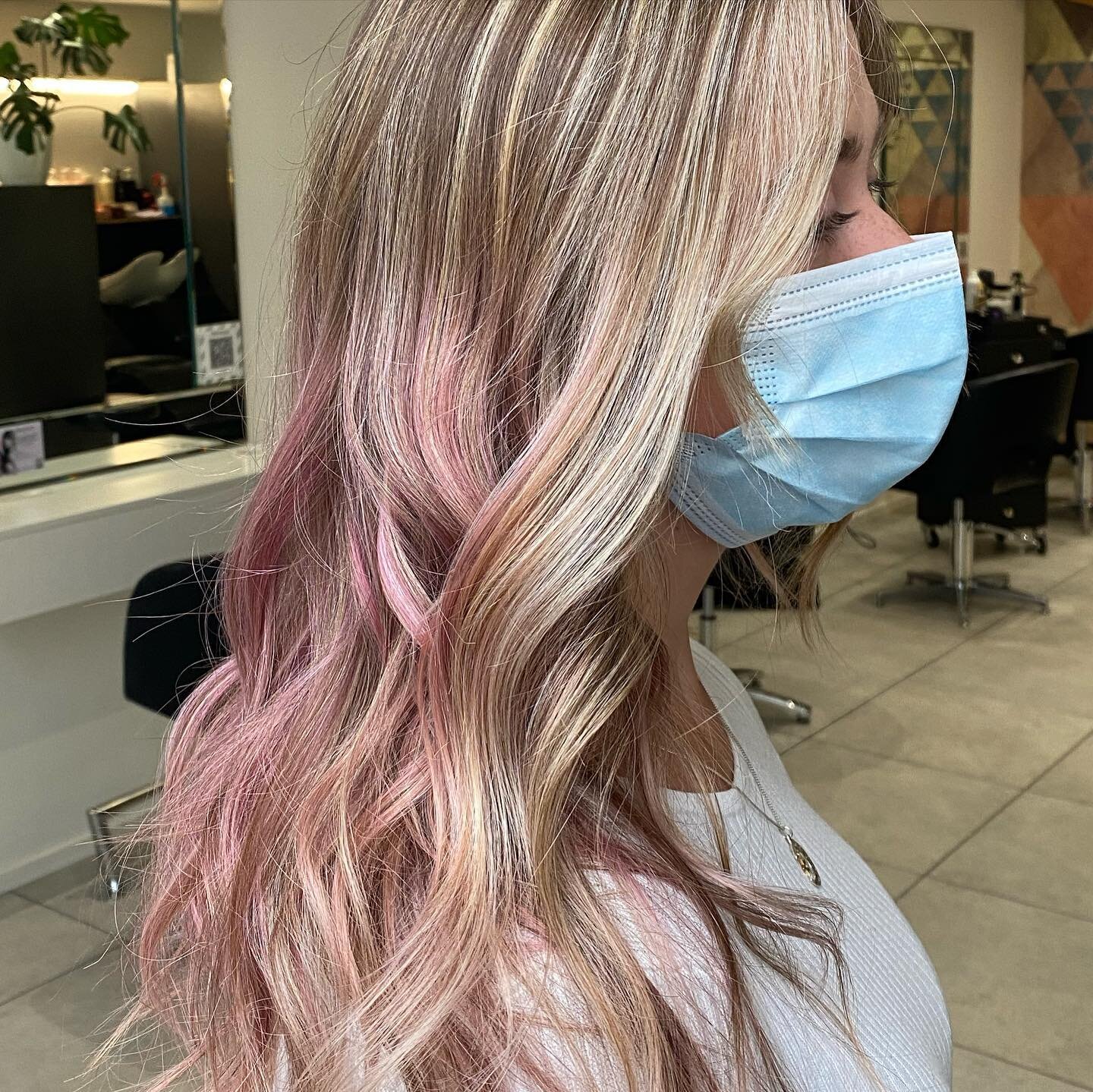 Check out the before ... we decided to keep the pink ... what do your think ?  We love 💕
.
#blondehair #pinkhair #lorealpronz #ghd #metaldetox #queenstownhairdresser #crewstylists #queenstown