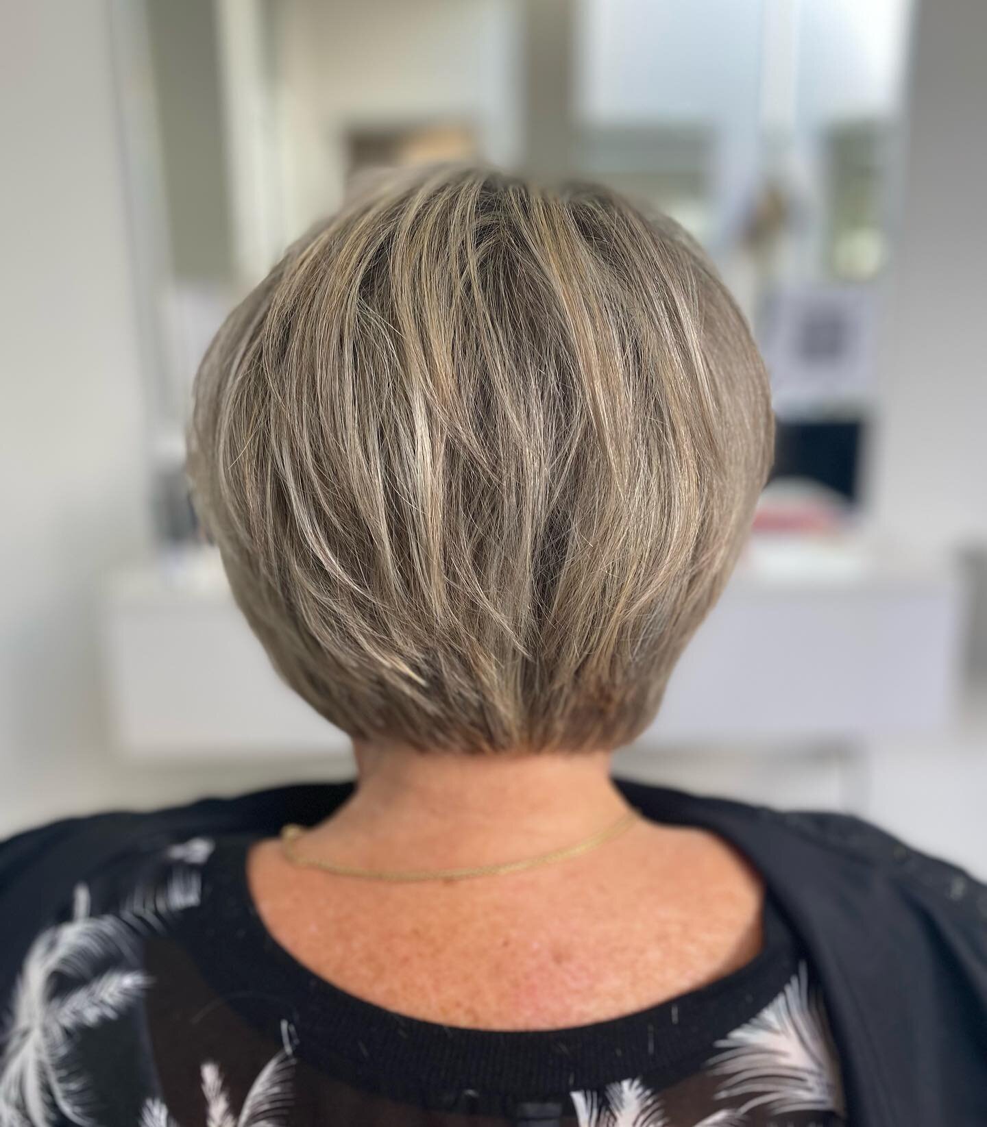 We do everything ... short and long !! We just love making people look and feel beautiful 💕💕
.
#blondehair #kerastasenz #lorealpronz #crewstylists  #queenstownhairdresser #shorthair