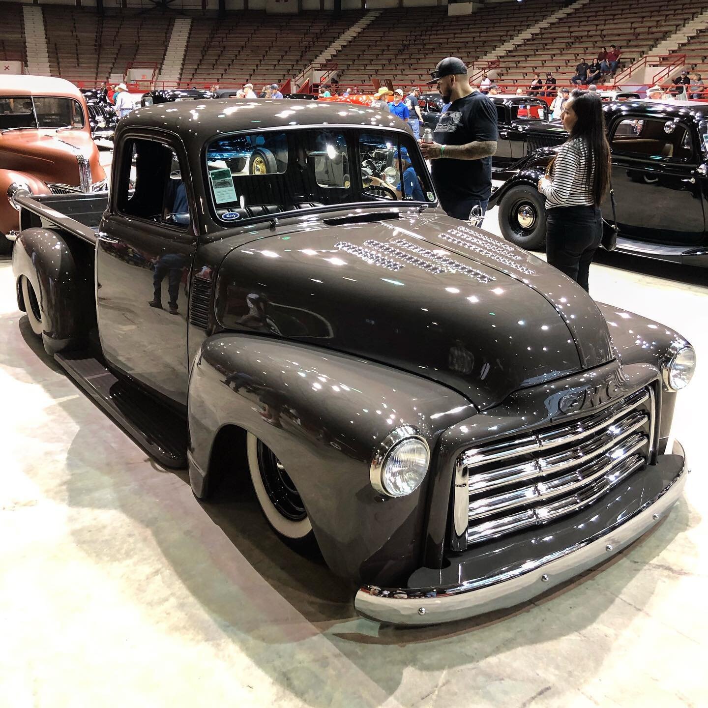 The @kontinentals pick at the 5th Annual #bayouroundup was Dwane &ldquo;Choppa&rdquo; Breaux&rsquo;s  beautiful 1954 GMC truck, home built by Dwane in Hahnville, Louisiana - we dug all the nice custom touches on this pickup and the unusual color comb