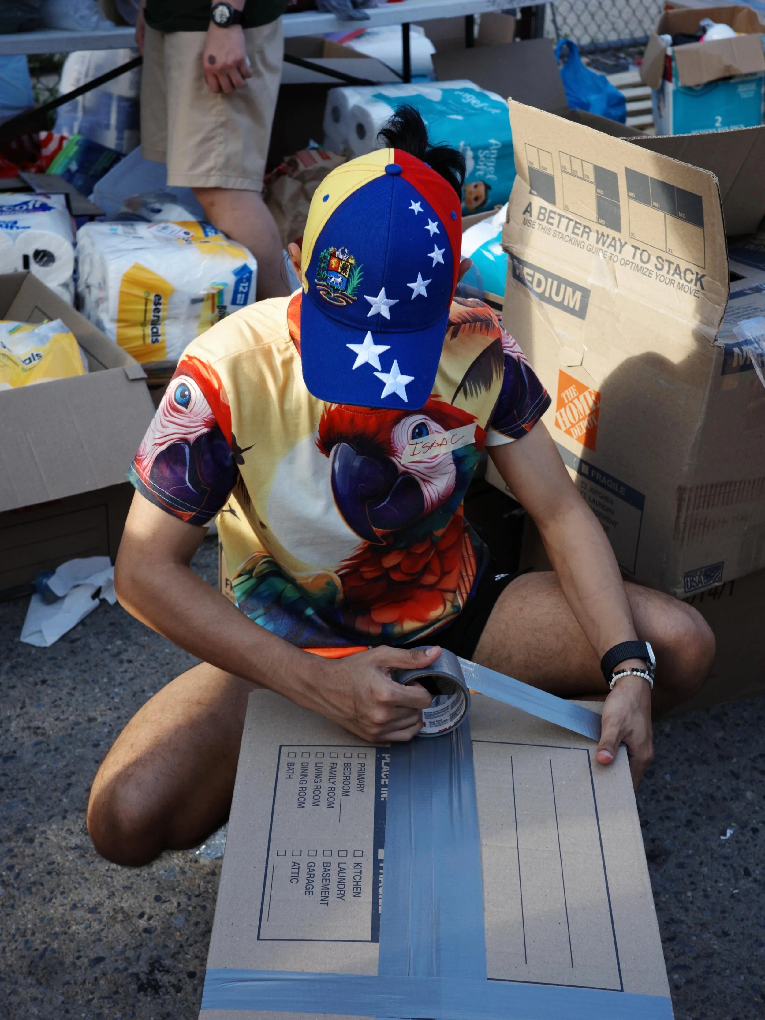 please follow @lullabrooklyn to give funds, supplies or time 🙏🏼🇻🇪
