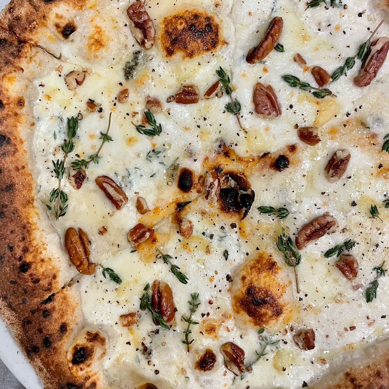 Chef&rsquo;s special Quattro formaggi 🍕starts today! Don&rsquo;t miss out this weekend 🥰😍🥰😍

Herbed stracciatella, gorgonzola, tomino cheese, grana padano, roasted pecans, thyme and honey 

#pizza #pizzeria in #kenmore #❤️🍕 #pizzalover #pizzasp