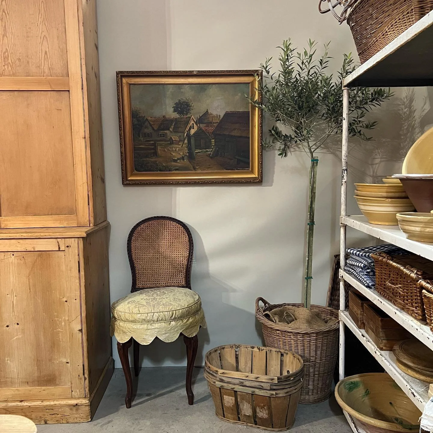 That&rsquo;s a wrap on the Spring antique show. Thanks to all who came by my booth @bigredbarnroundtop.  It means so much.

I&rsquo;m home from Round Top, and thankful to celebrate Resurrection Sunday with my family today. 

Next, back to reality. I&