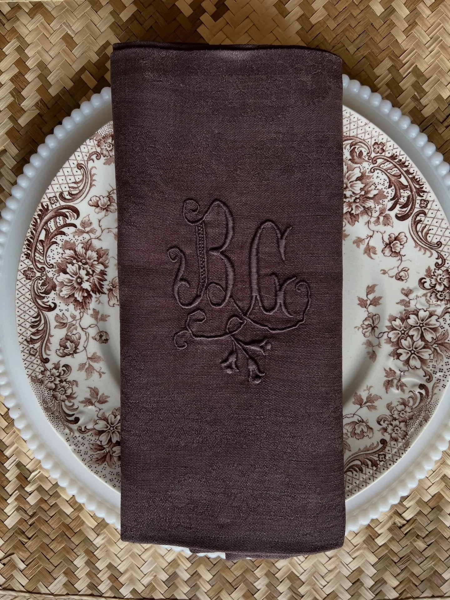 I love to set a pretty table. And to me, that will always include beautiful cloth napkins. I will have these hand dyed French napkins available during today&rsquo;s live sale. 4pm CST with @farmhouse1418 and @vintage_square_