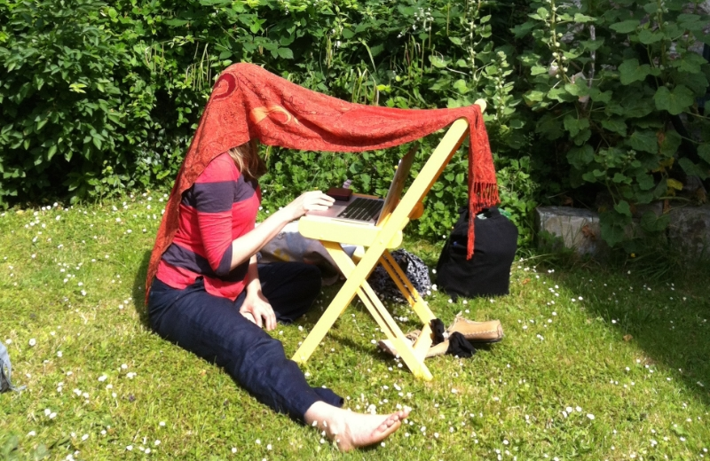 Briony emailing museum archives in the 'jardin'