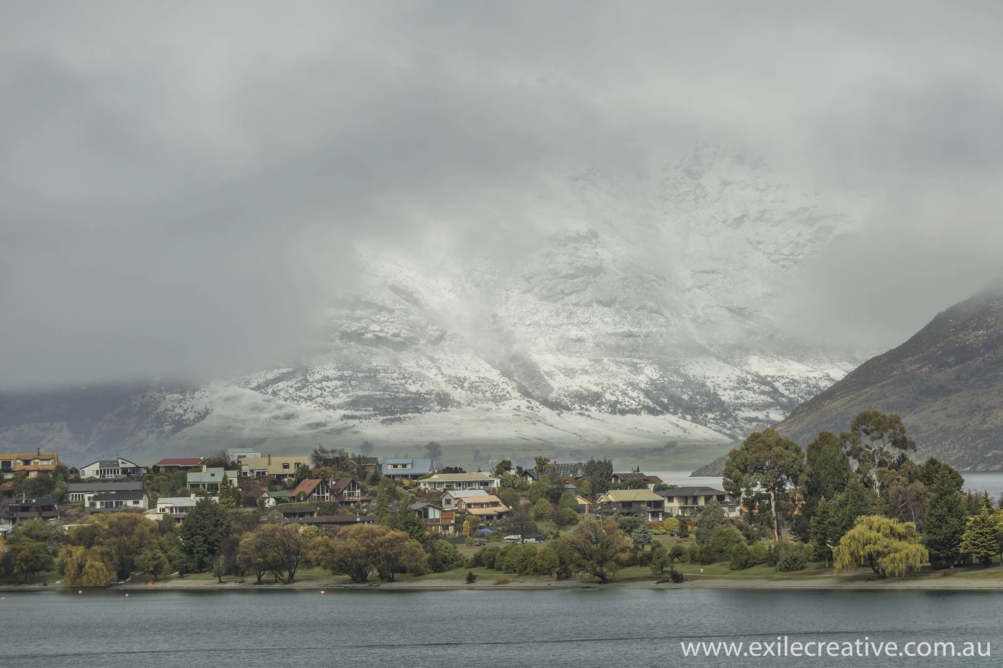 Frankton across lake Wakatipu. Again, from our apartment at the Oaks, Queenstown Canon 5Dmiii, 100-400L II IS @ 200mm, ISO125, f/6.3, 1/320s