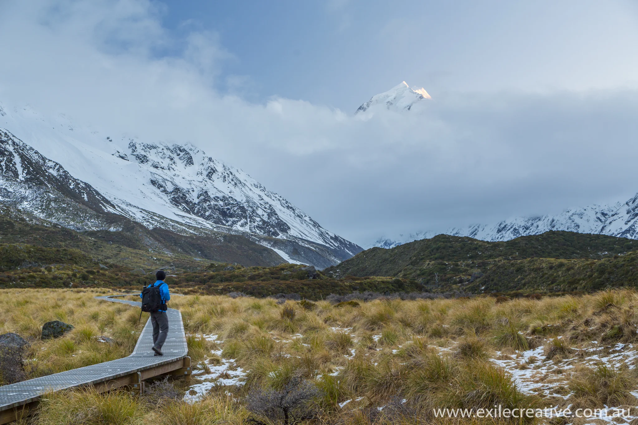 Mt Cook peeks out from behind the cloud. Canon 5Dmiii, 24-105L @ 50mm, ISO400, f/5.6, 1/15s with 0.6 Soft GND
