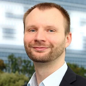 Dr. Lukas Köping