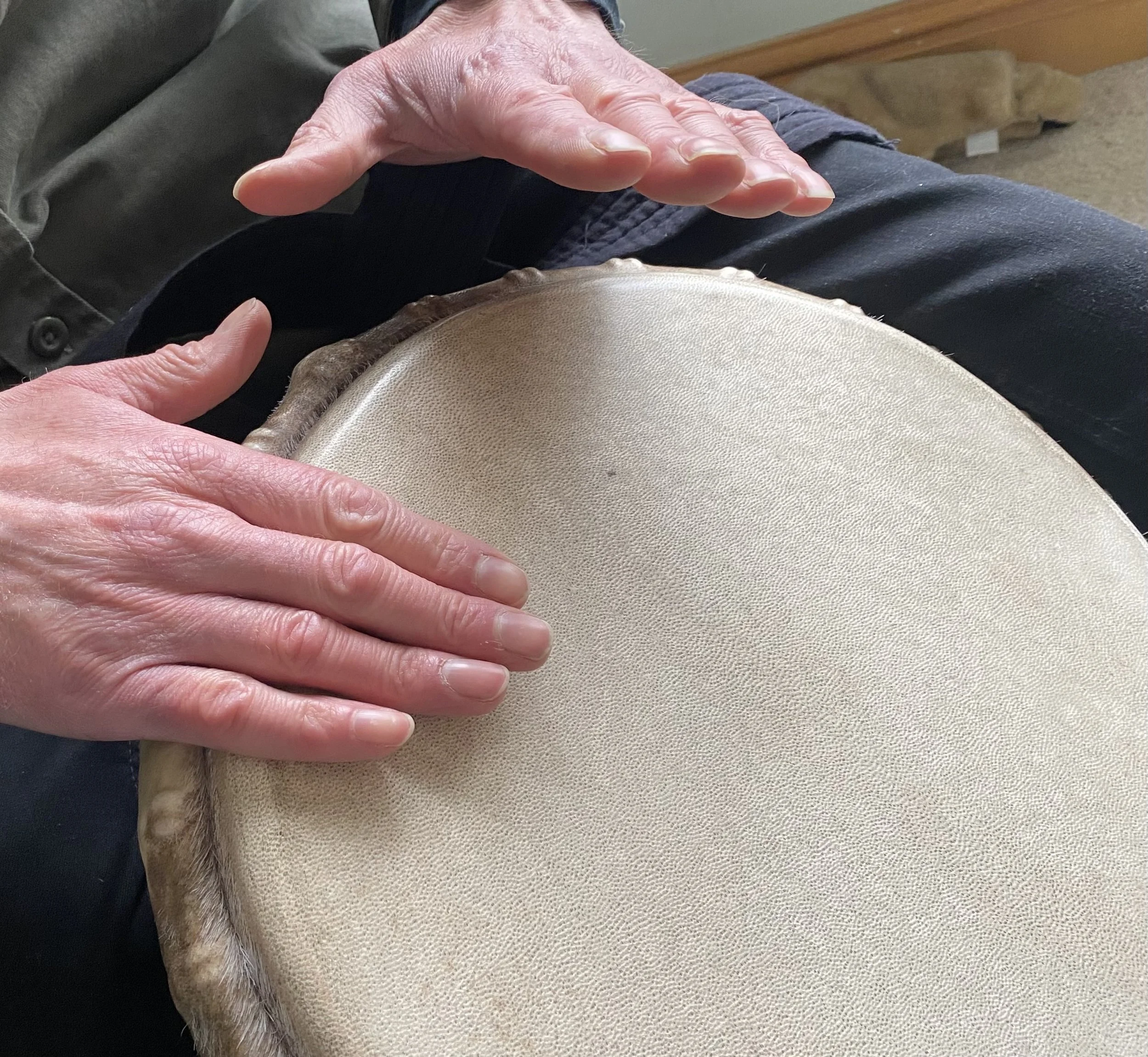Want a great djembe ‘Tone’ sound? It’s all about the way you lift your