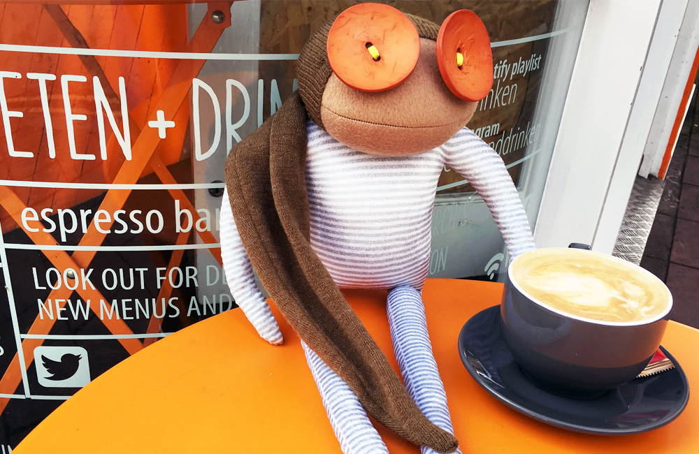 Eten + Drinken colours match Malcolm's eyes... How could he not fall in love?