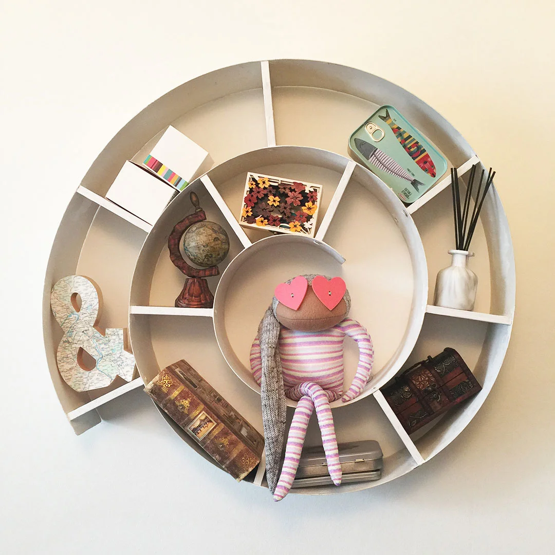 shelf_valerie.jpg