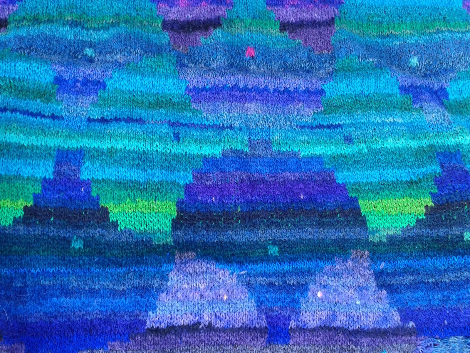 Geometric Diamond Design - Detail