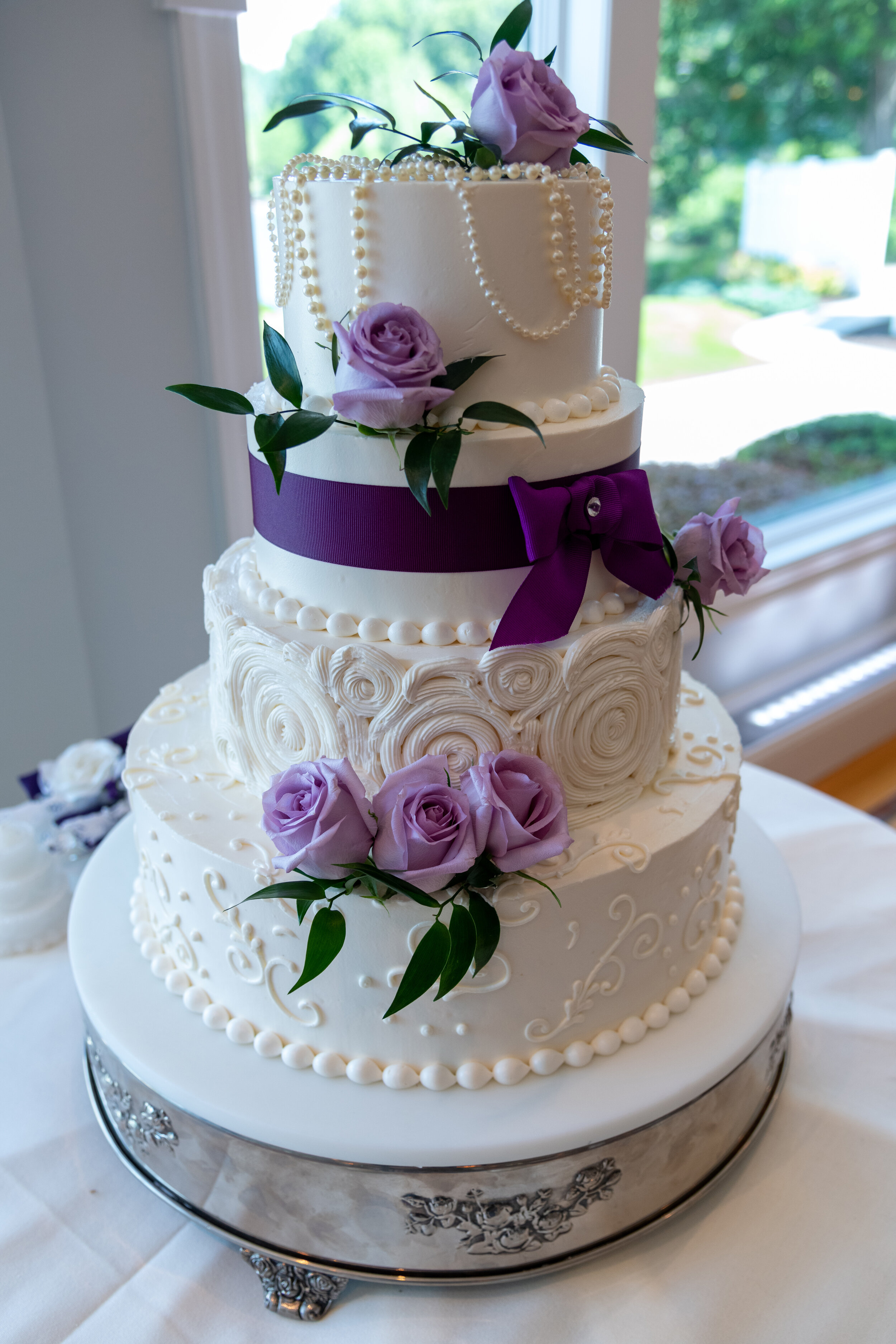 WEDDING CAKE AT CANDLEWOOD INN.jpg