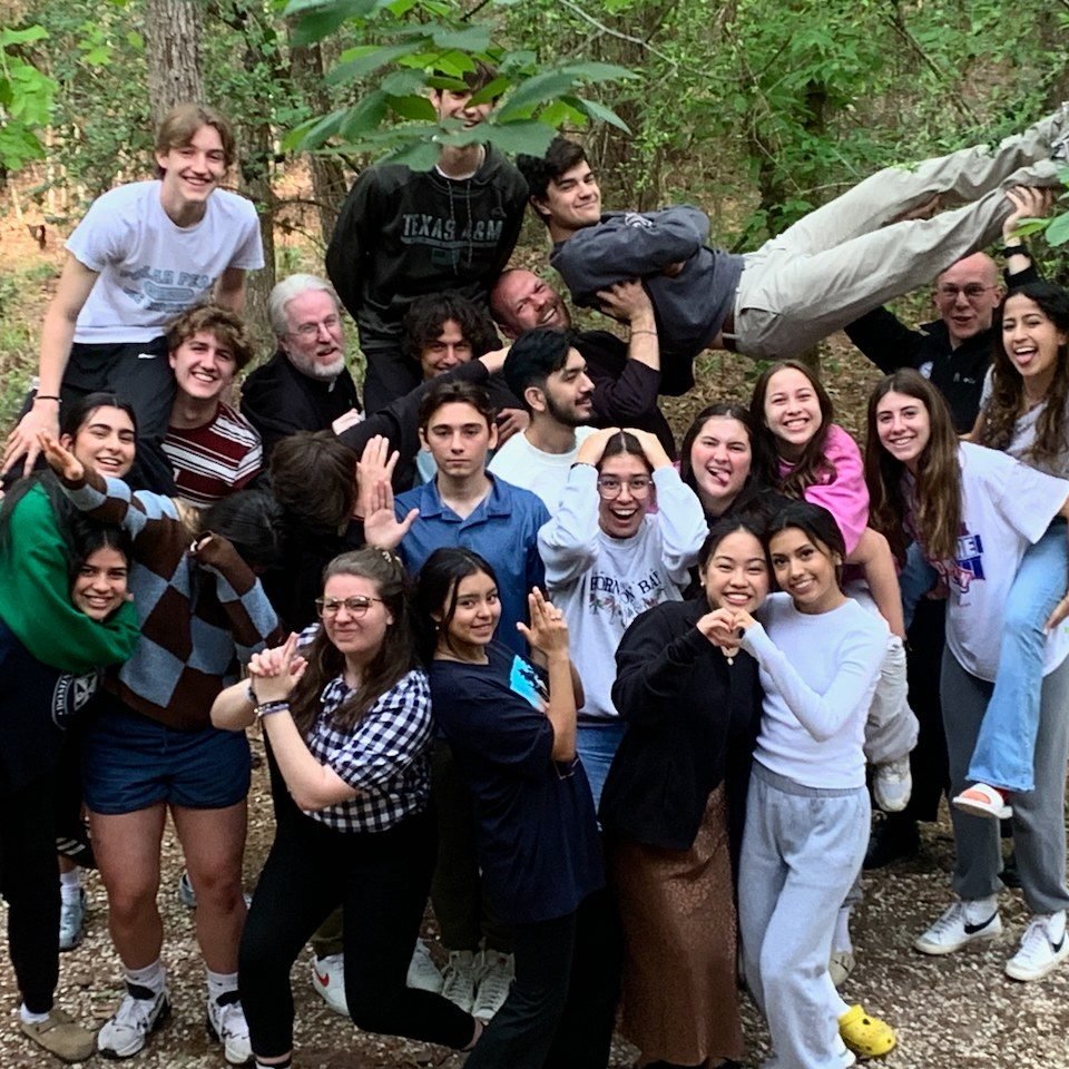 During the Easter Octave, Br. Peter and Br. Andrew served on a student leadership retreat with St. John XXIII high school in Texas. The Brothers also attended a day of school with the students, giving their testimonies, teaching a class, and playing 