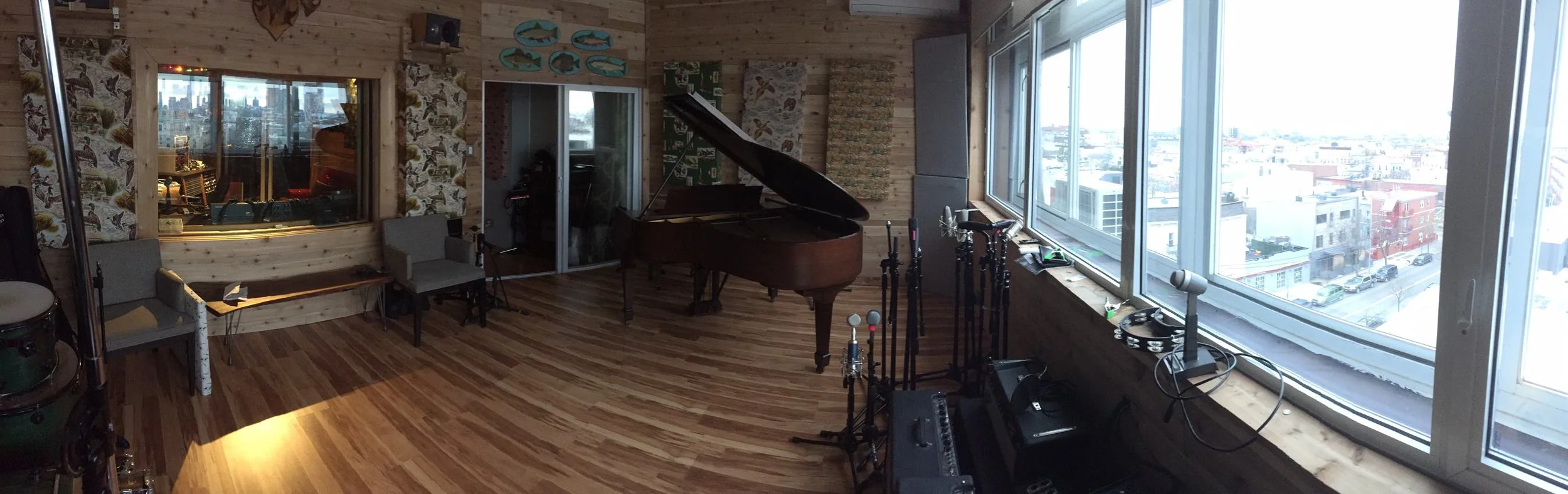 NYC / The Overlook / Live Room