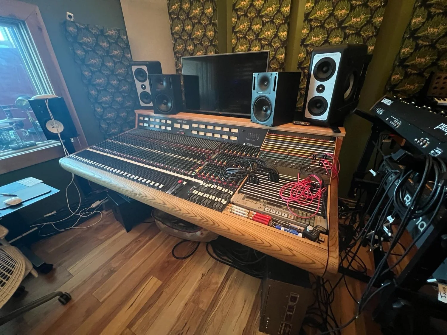 SOLD-Trident 80B Console - Formerly owned by Green Day — Braund