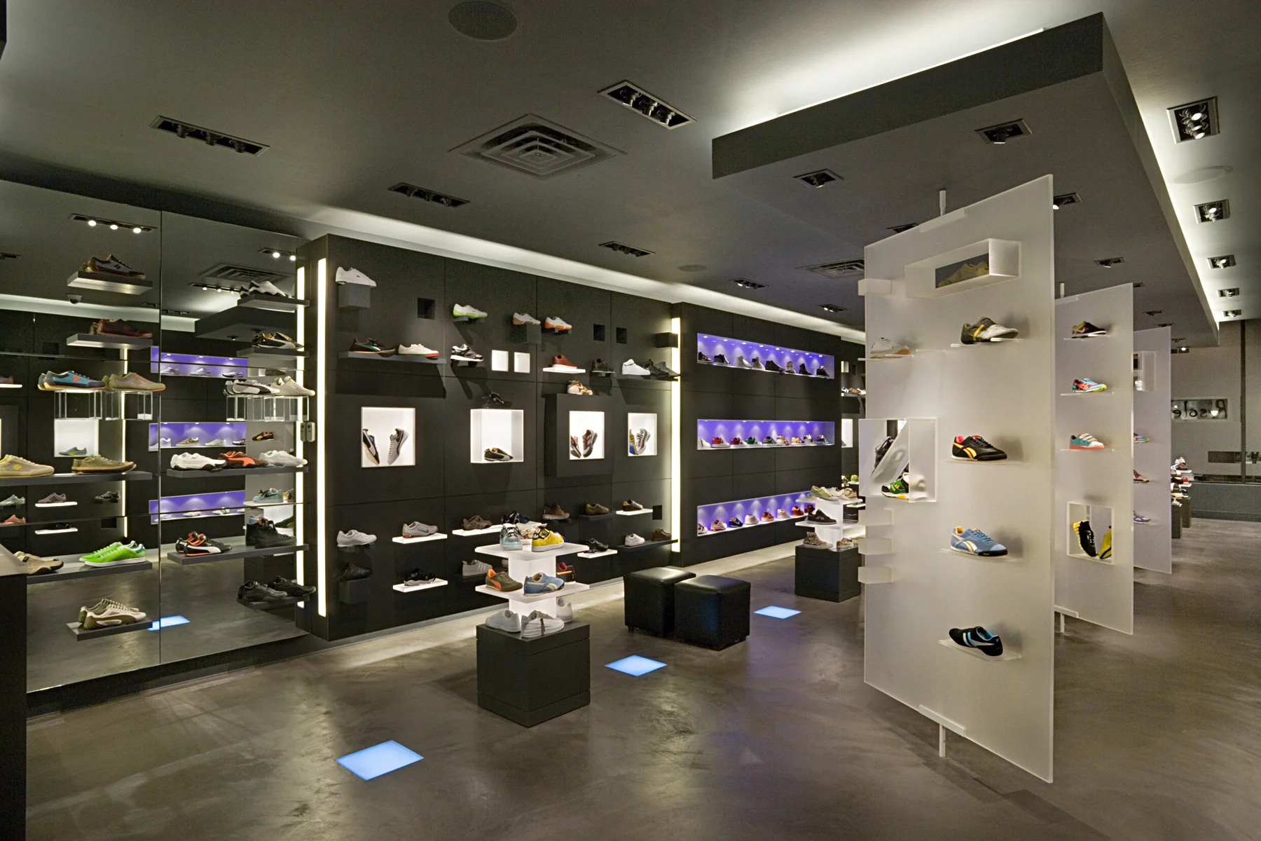 R. Sole. Tobin Parnes Design. Retail Design. Sales Area.