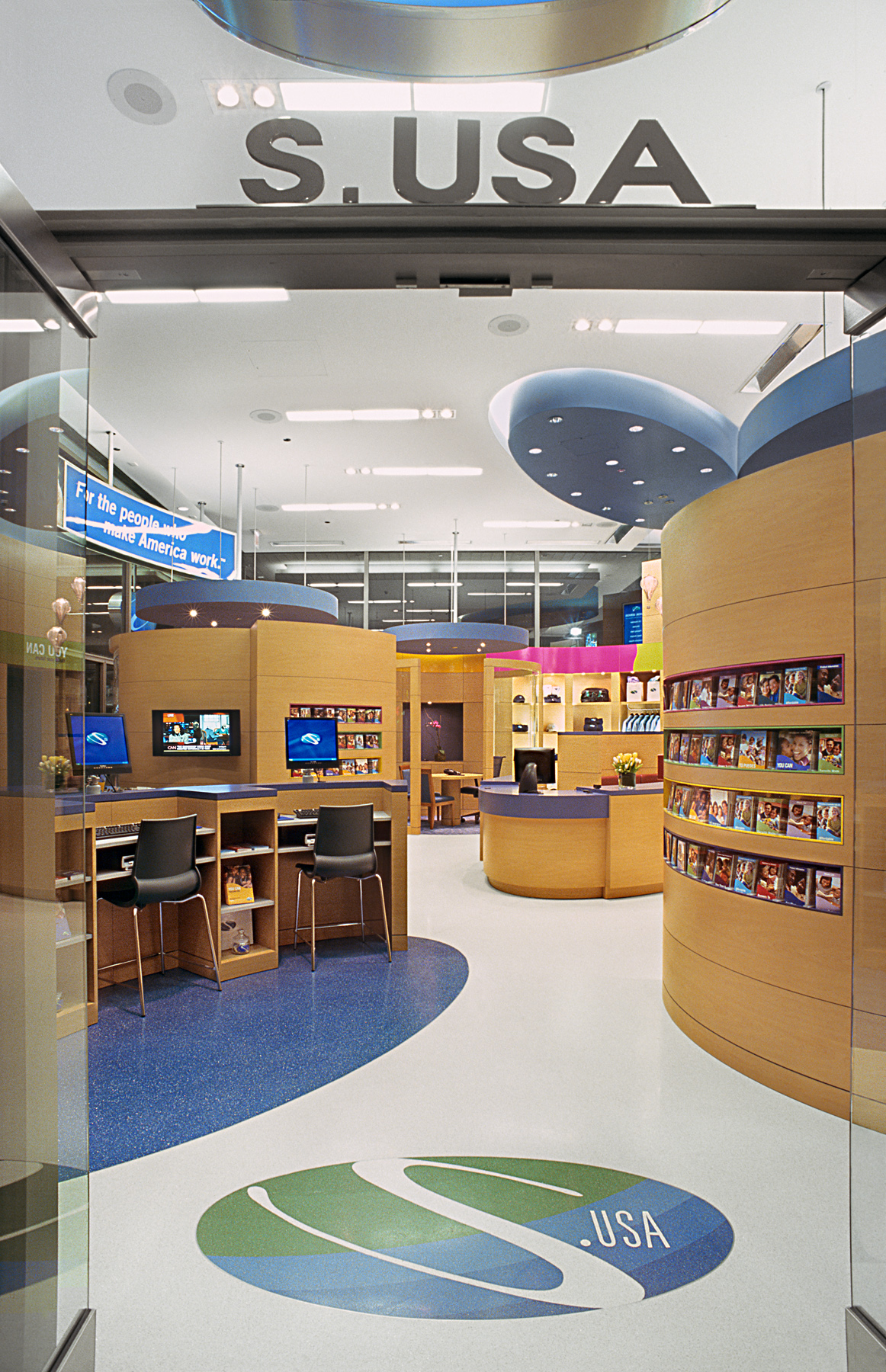 SBLI USA Financial Services - Retail Store. Tobin Parnes Design. Retail Design. Entry.